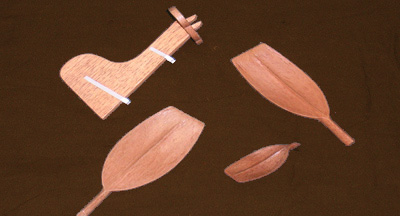 Kunst aus Booten - Broschen aus Zedernholz